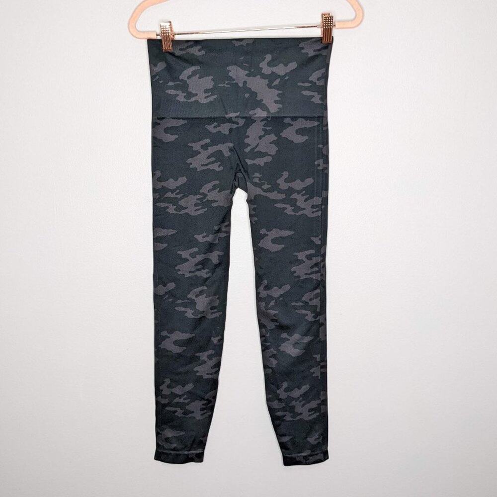 Spanx Camo Print Look at Me Now Cropped Seamless Leggings Size Large - Picture 2 of 7
